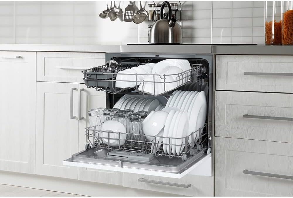 Cozinha com Lava Louças 8 Serviços Branca Midea DWA08B1