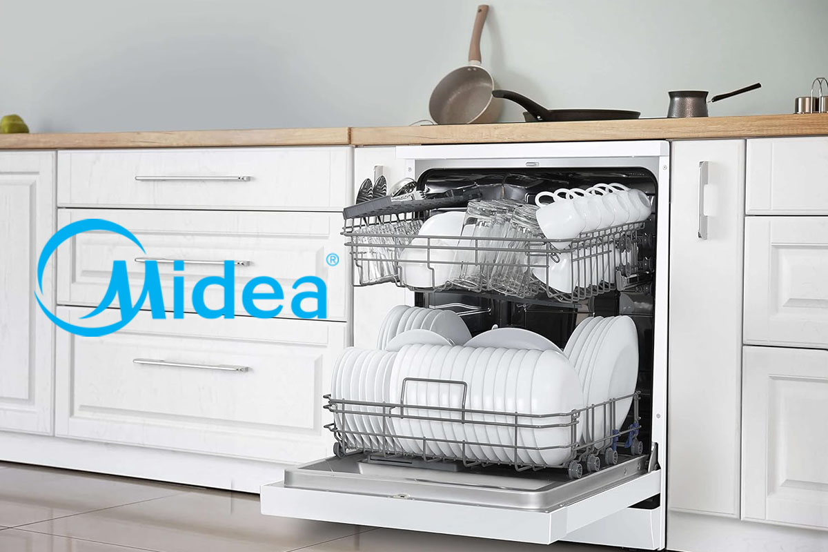 Banner de review com o título "Lava-louças Midea é boa? Vale comprar a máquina de lavar louça da Midea? Análise Completa", ilustrado com um modelo de inox em uma cozinha residencial moderna.